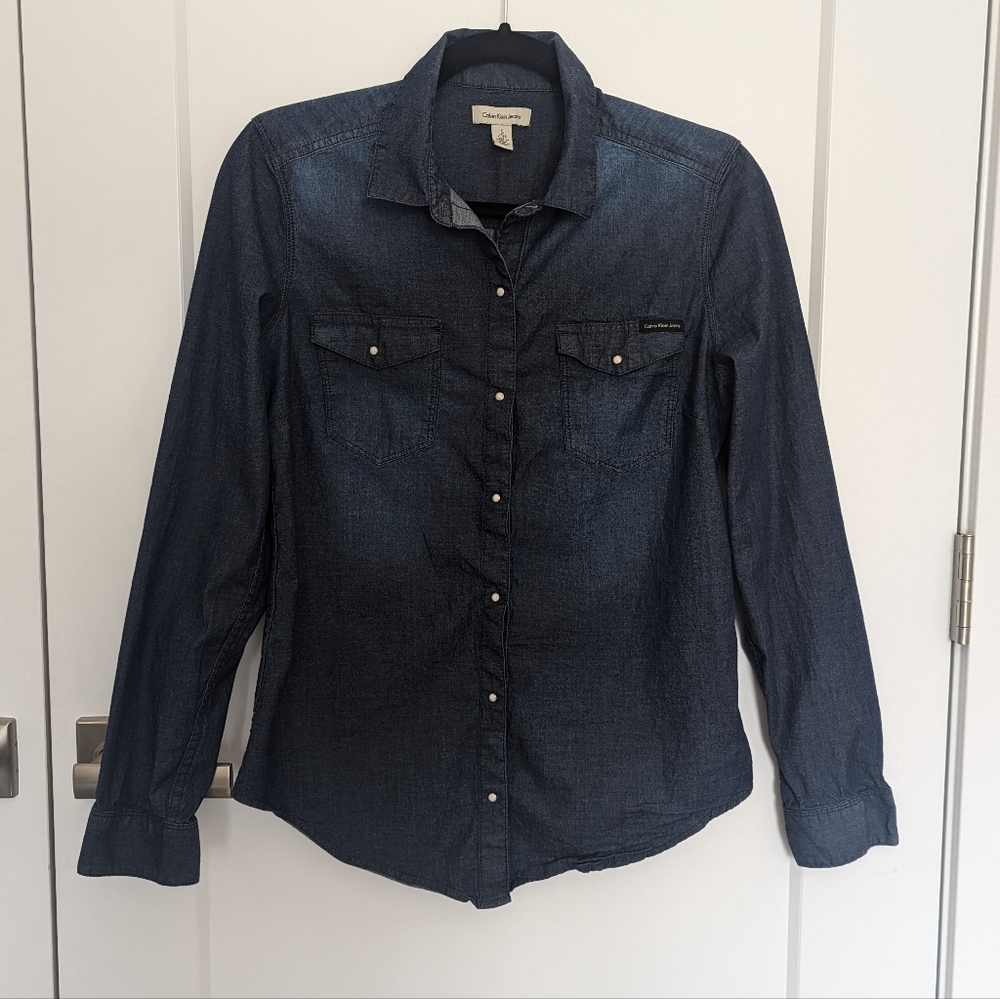 EUC Calvin Klein Jeans Bottom-Down Shirt with Snap Buttons